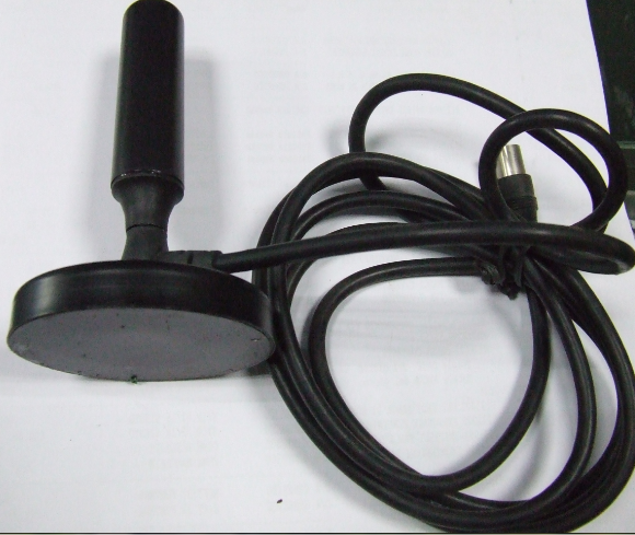 ANTENNA PER AUTO E NON CON BASE MAGNETICA - Clicca l'immagine per chiudere